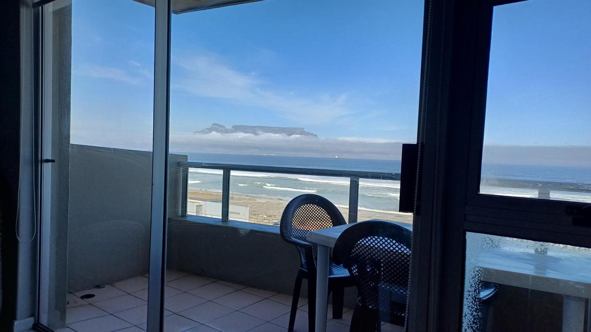 Cape Town Beachfront Accommodation In Blouberg Bloubergstrand Exterior photo