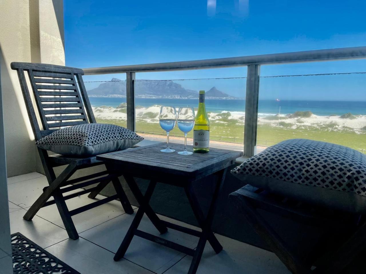 Cape Town Beachfront Accommodation In Blouberg Bloubergstrand Exterior photo